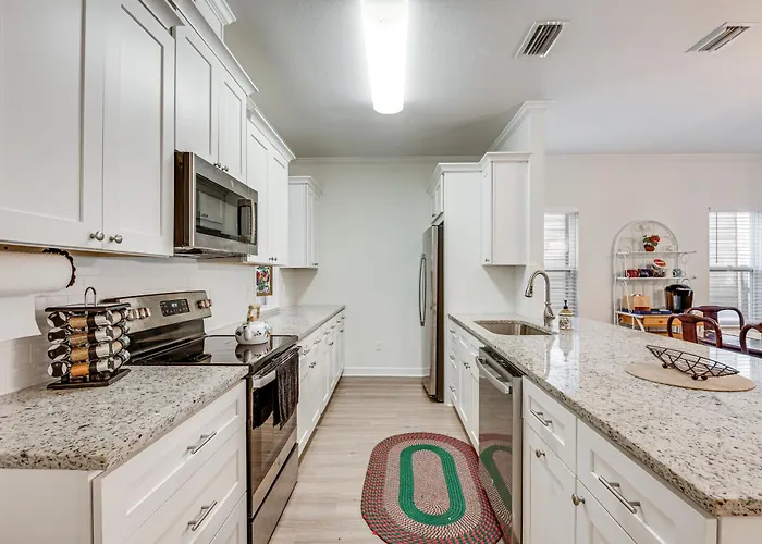 1 Mi To Fsu: Group-friendly Midtown Getaway! *