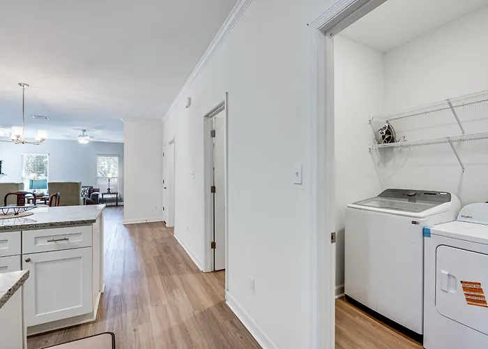 Сasa de vacaciones 1 Mi To Fsu: Group-friendly Midtown Getaway!