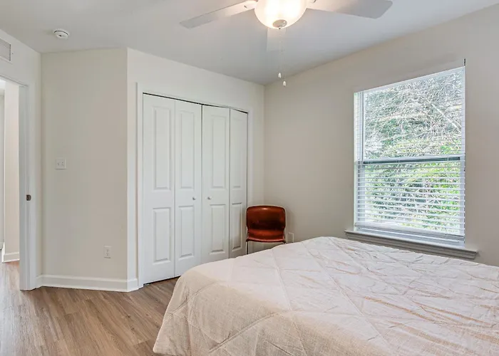 1 Mi To Fsu: Group-friendly Midtown Getaway! *